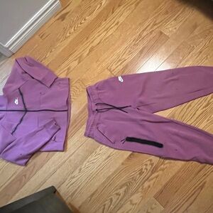 Nike Purple tech fleece